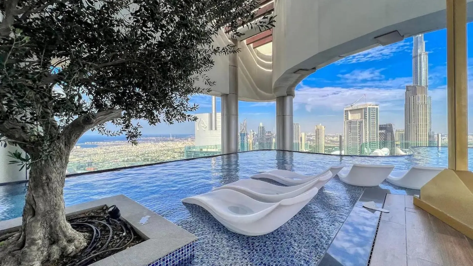Boulevard 2 Bedroom Family Apartment With Burj Khalifa View And Infinity Pool In 64Th Floor Dubai Downtown United Arab Emirates