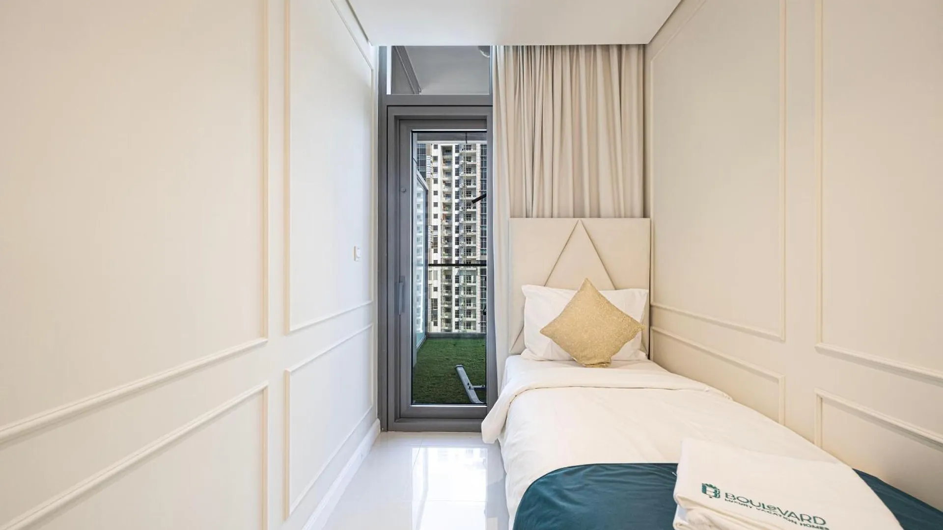 Boulevard 2 Bedroom Family Apartment With Burj Khalifa View And Infinity Pool In 64Th Floor Dubai Downtown