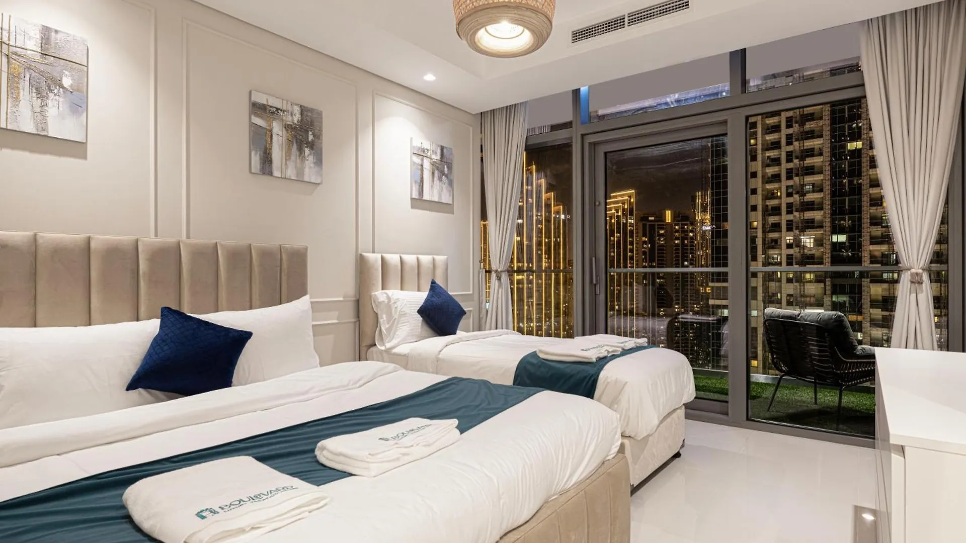 Boulevard 2 Bedroom Family Apartment With Burj Khalifa View And Infinity Pool In 64Th Floor Dubai Downtown