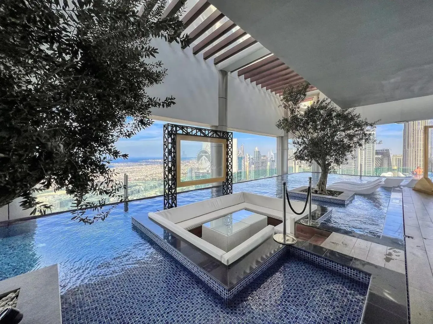 Boulevard 2 Bedroom Family Apartment With Burj Khalifa View And Infinity Pool In 64Th Floor Dubai Downtown United Arab Emirates